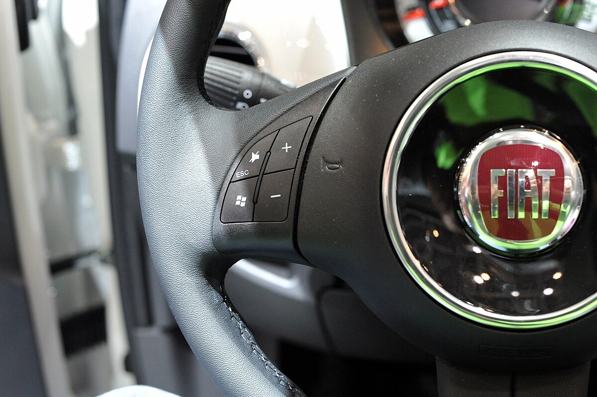 Fiat_Blue_and_Me_Geneva_Auto_Show_2011_March_11